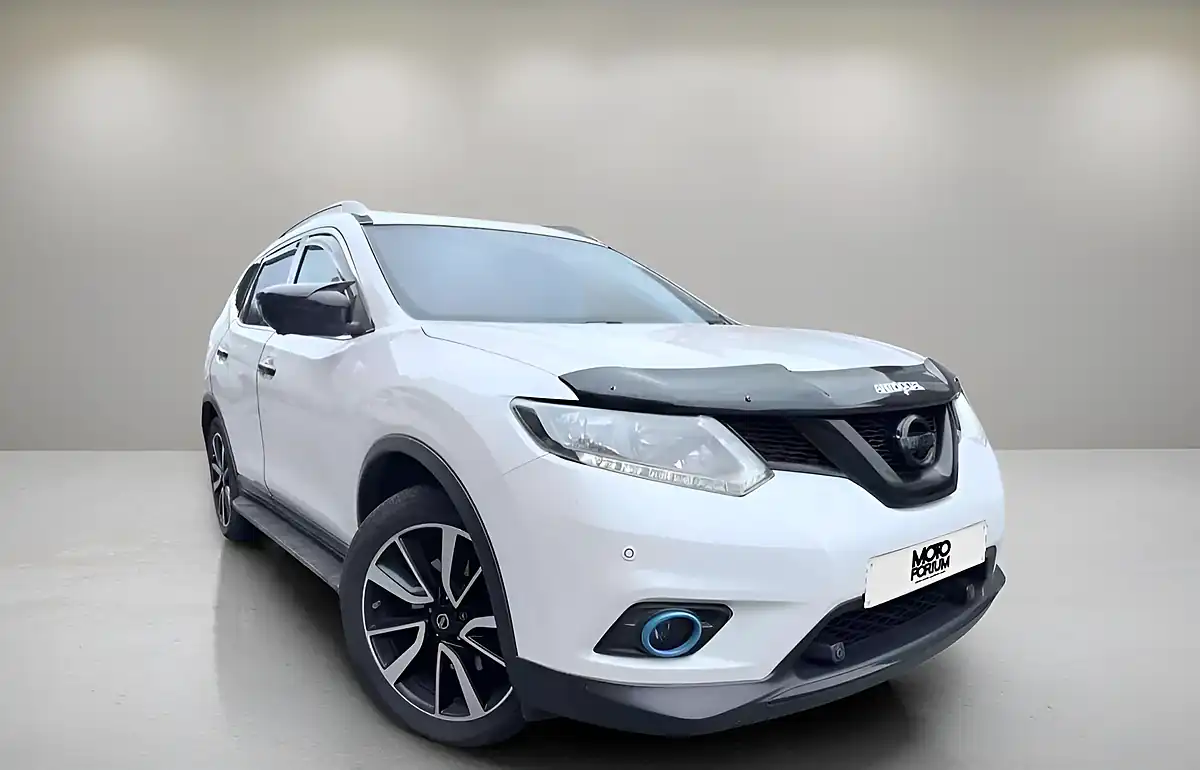 Used 2016 Nissan X-Trail N-Tec Xtron White - Front View