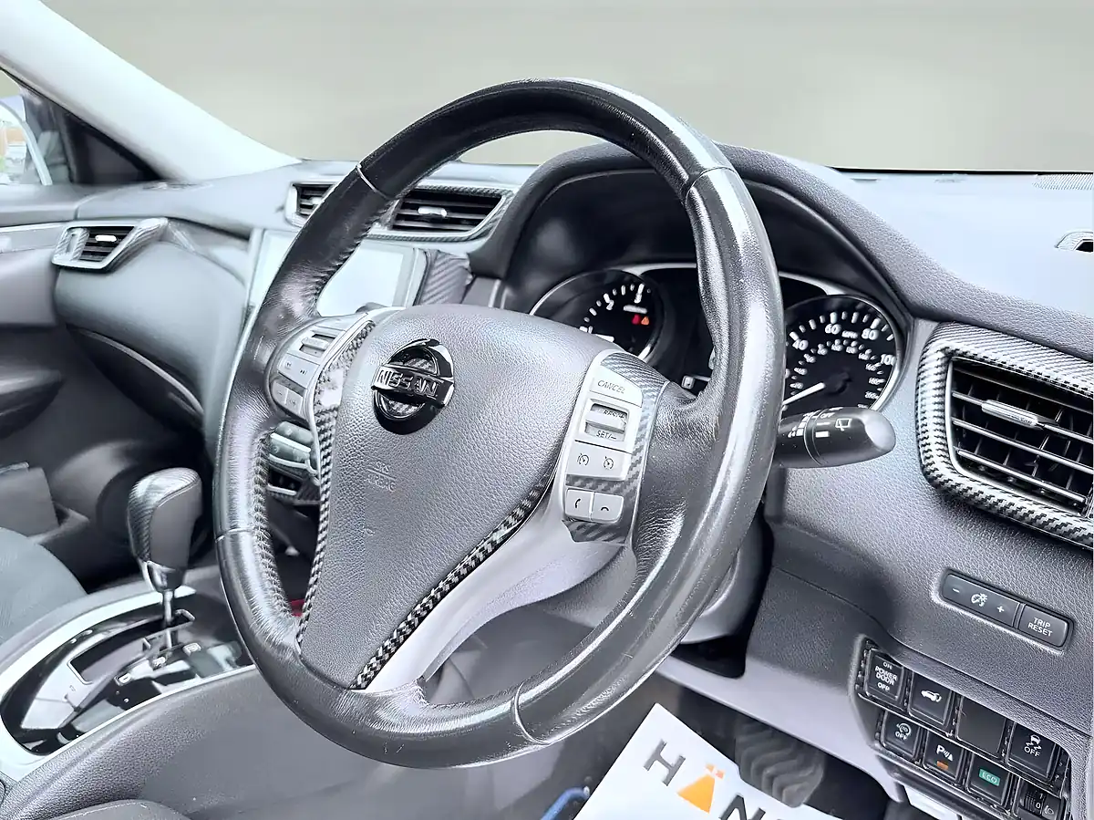 Used 2016 Nissan X-Trail N-Tec Xtron White - Interior and Exterior details 13