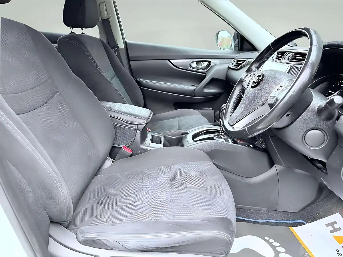 Used 2016 Nissan X-Trail N-Tec Xtron White - Interior and Exterior details 14