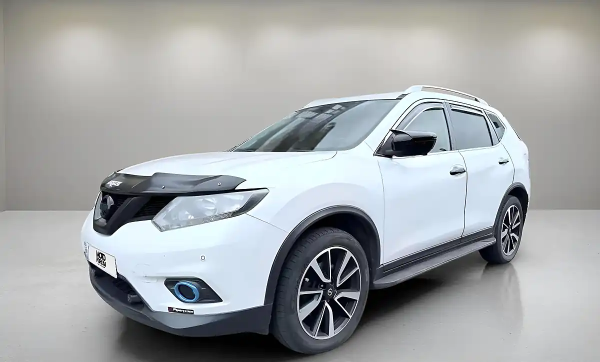 Used 2016 Nissan X-Trail N-Tec Xtron White - Interior and Exterior details 3