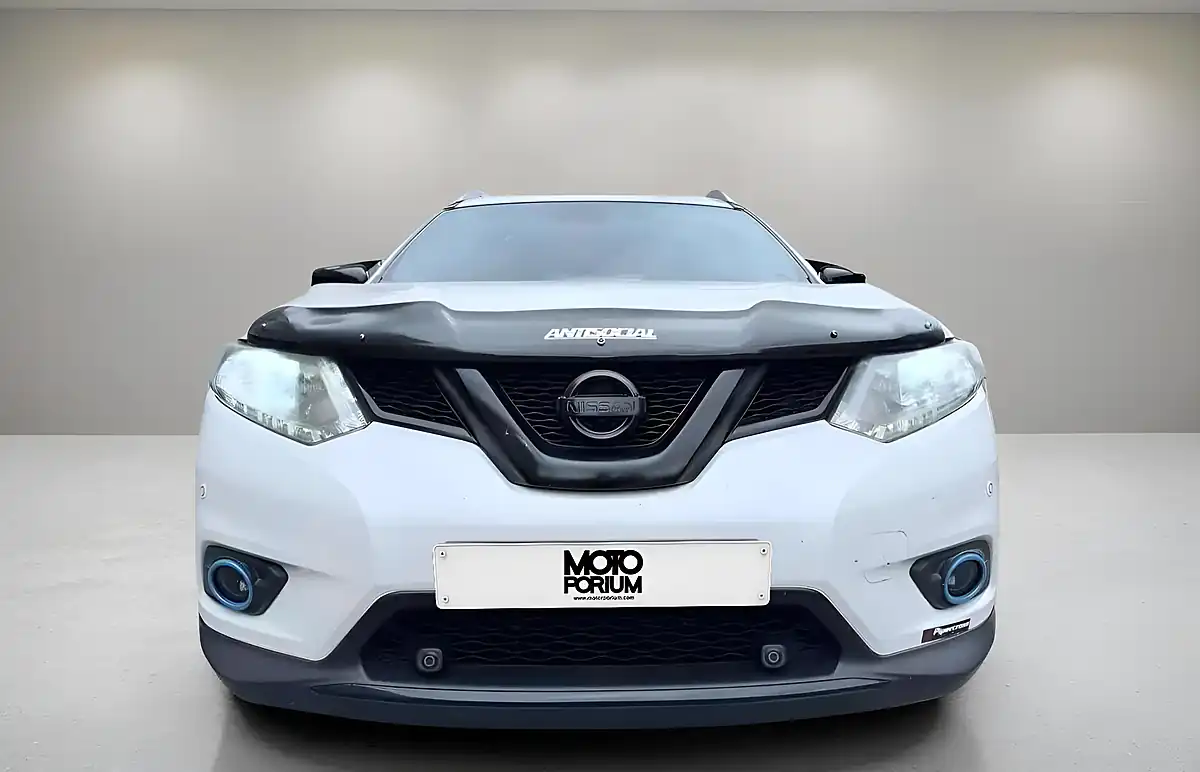 Used 2016 Nissan X-Trail N-Tec Xtron White - Interior and Exterior details 9