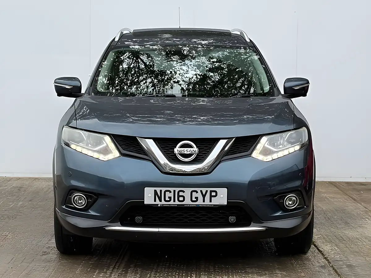 Used 2016 Nissan X-Trail Tekna Blue - Interior and Exterior details 14