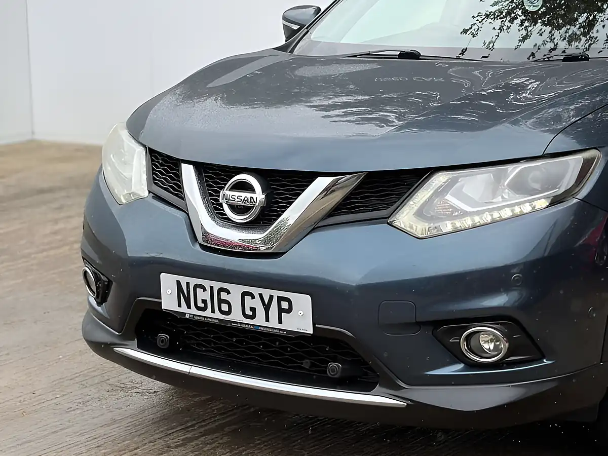 Used 2016 Nissan X-Trail Tekna Blue - Interior and Exterior details 16