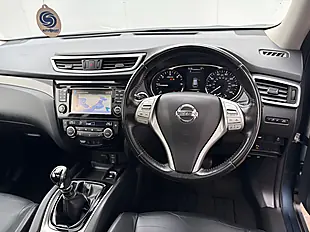 Used 2016 Nissan X-Trail Tekna Blue - Interior and Exterior details 17