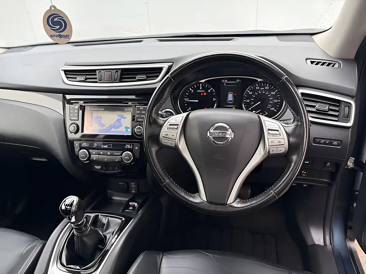 Used 2016 Nissan X-Trail Tekna Blue - Interior and Exterior details 17