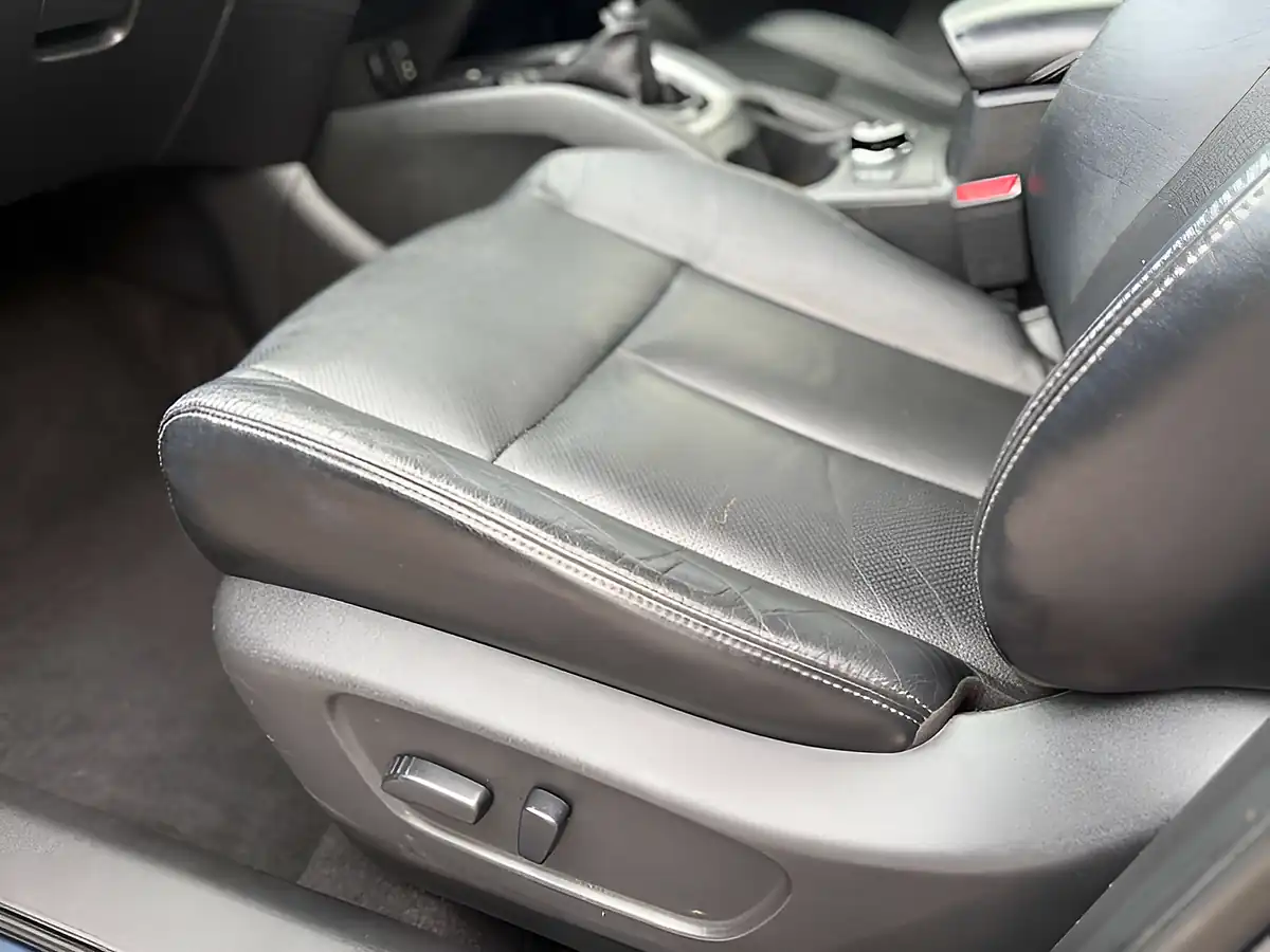 Used 2016 Nissan X-Trail Tekna Blue - Interior and Exterior details 19