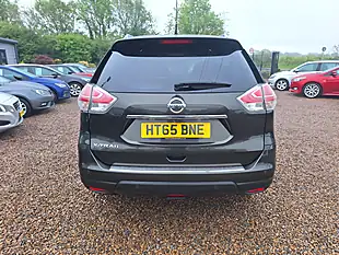 Used 2016 Nissan X-Trail Tekna Green - Interior and Exterior details 11