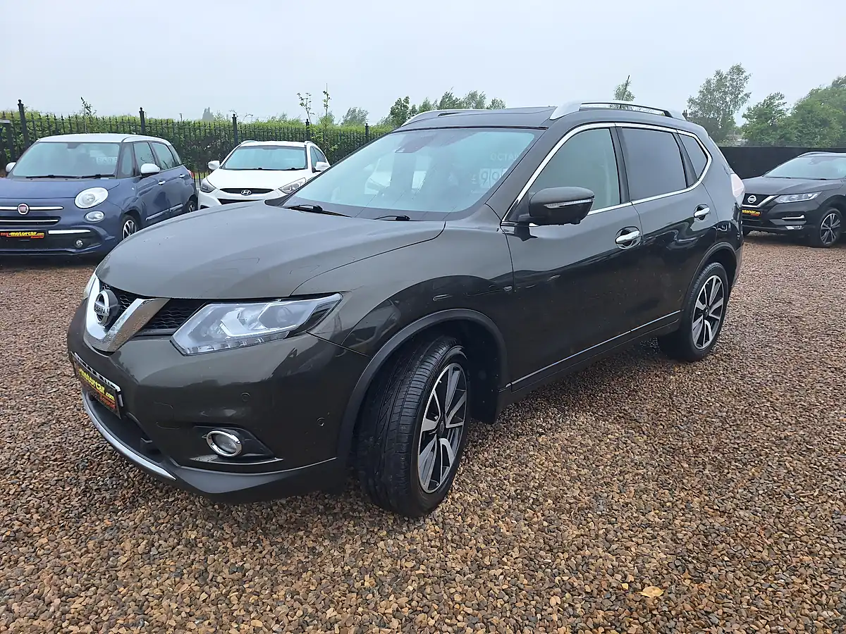 Used 2016 Nissan X-Trail Tekna Green - Interior and Exterior details 3