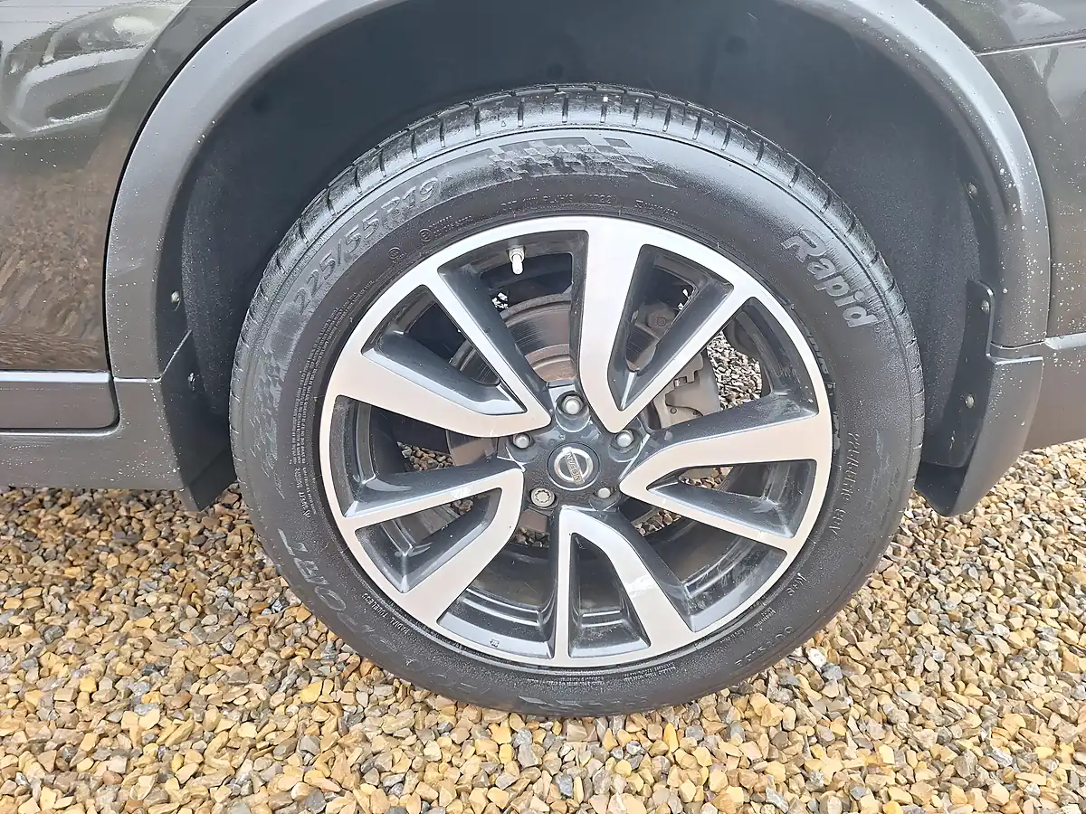 Used 2016 Nissan X-Trail Tekna Green - Interior and Exterior details 5