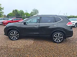 Used 2016 Nissan X-Trail Tekna Green - Interior and Exterior details 6