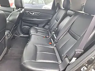 Used 2016 Nissan X-Trail Tekna Green - Interior and Exterior details 8