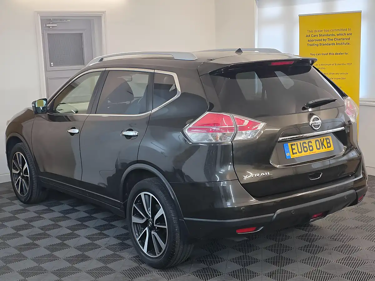 Used 2016 Nissan X-Trail Tekna Green - Interior and Exterior details 6