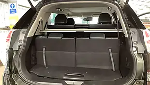 Used 2016 Nissan X-Trail Tekna Green - Interior and Exterior details 8