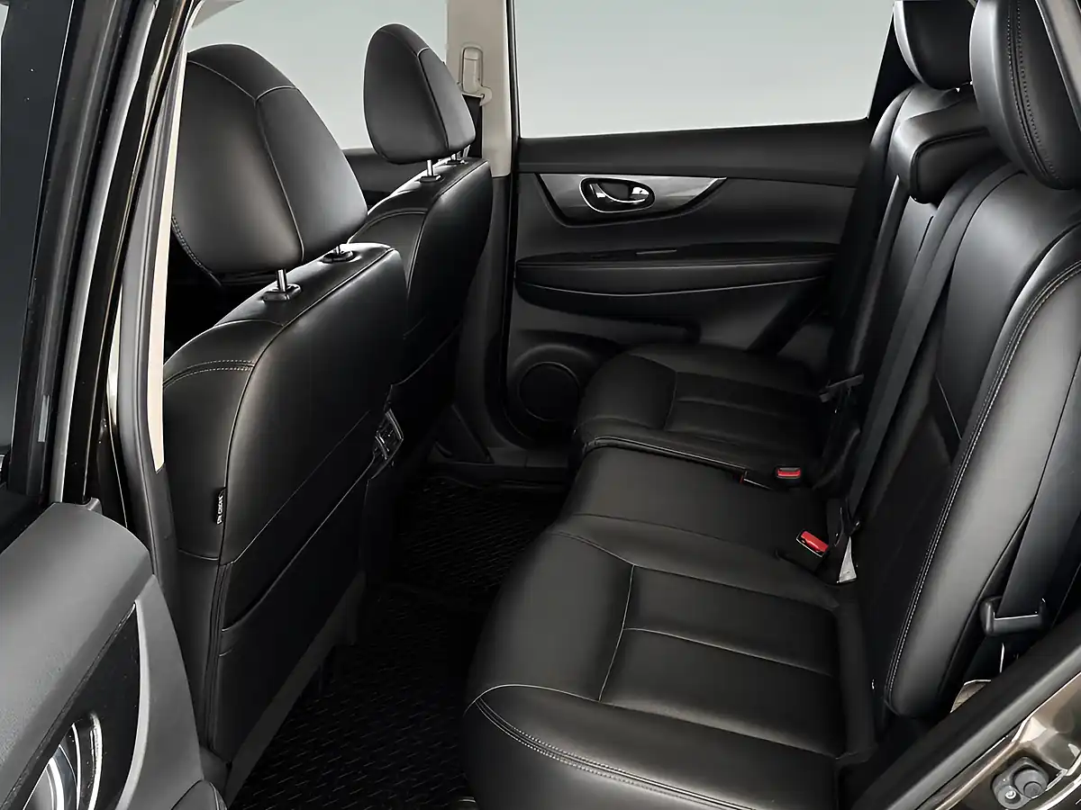 Used 2016 Nissan X-Trail Tekna Green - Interior and Exterior details 8