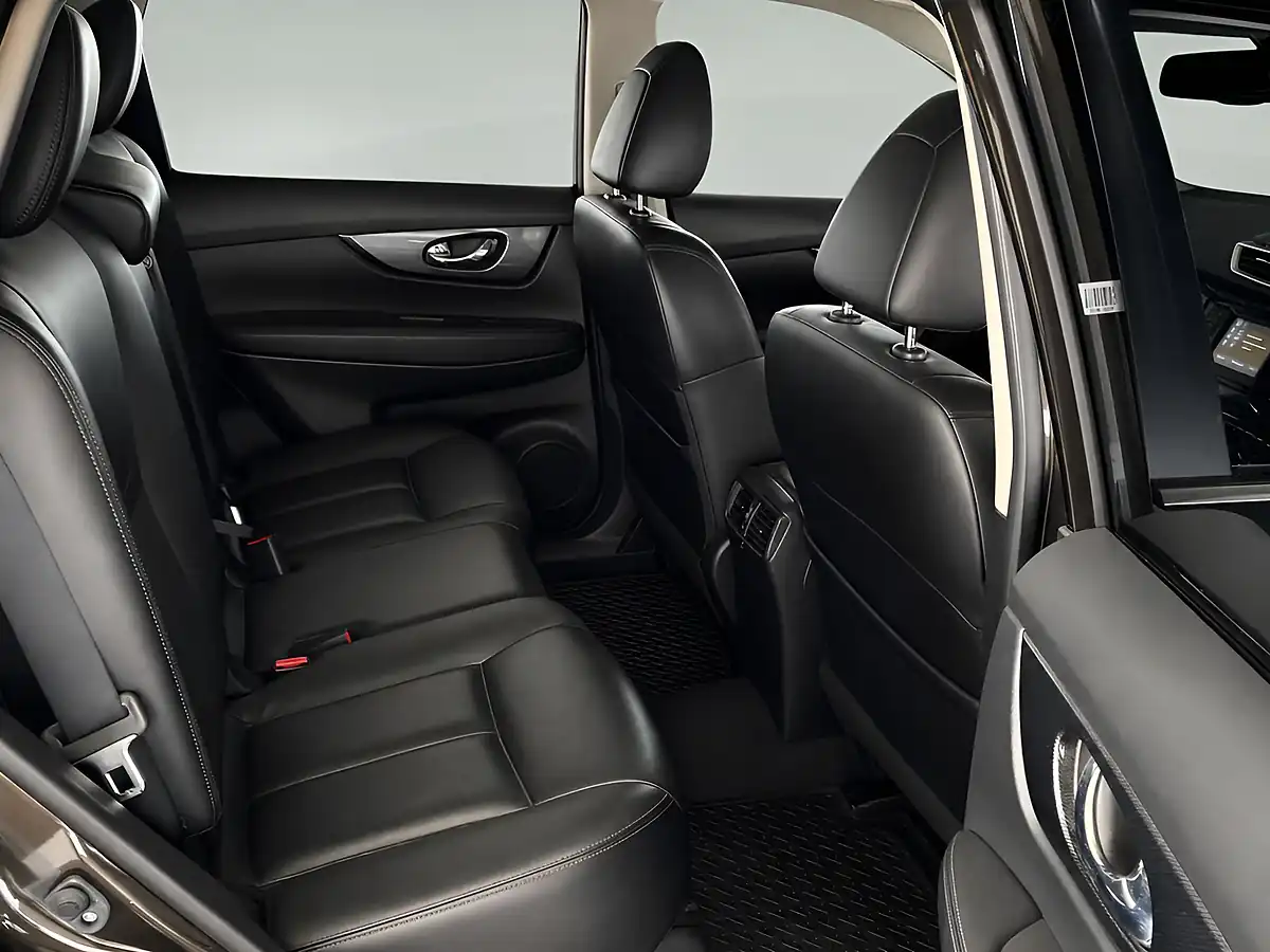 Used 2016 Nissan X-Trail Tekna Green - Interior and Exterior details 9