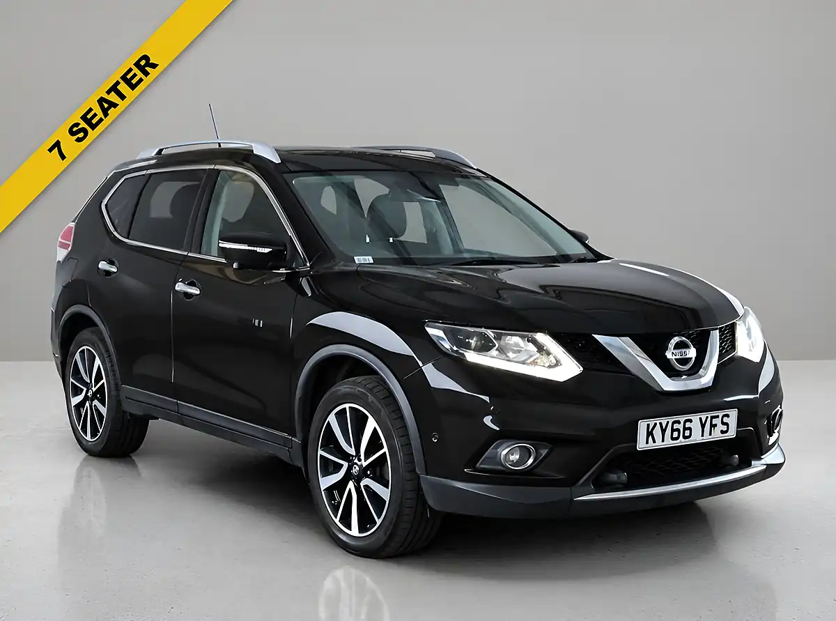 Used 2016 Nissan X-Trail Tekna Green - Front View