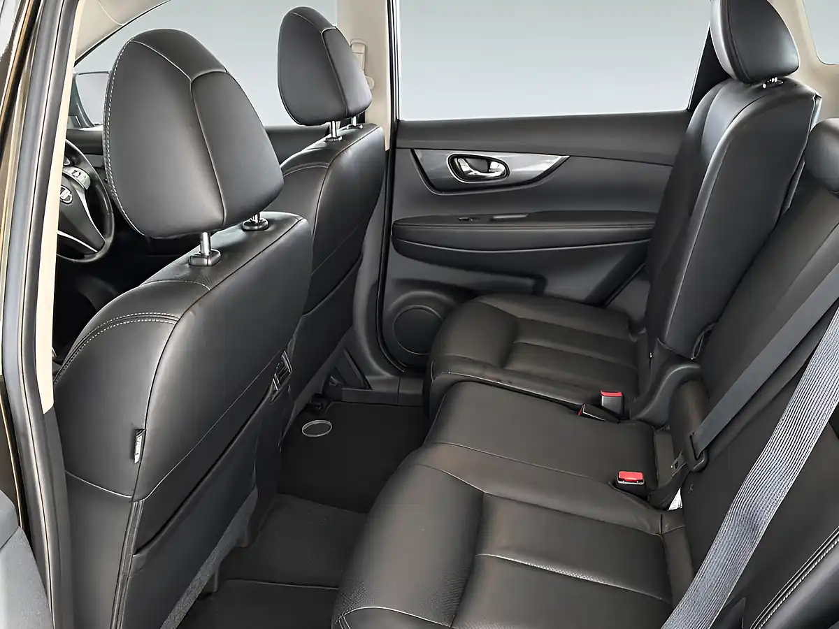 Used 2016 Nissan X-Trail Tekna Green - Interior and Exterior details 7
