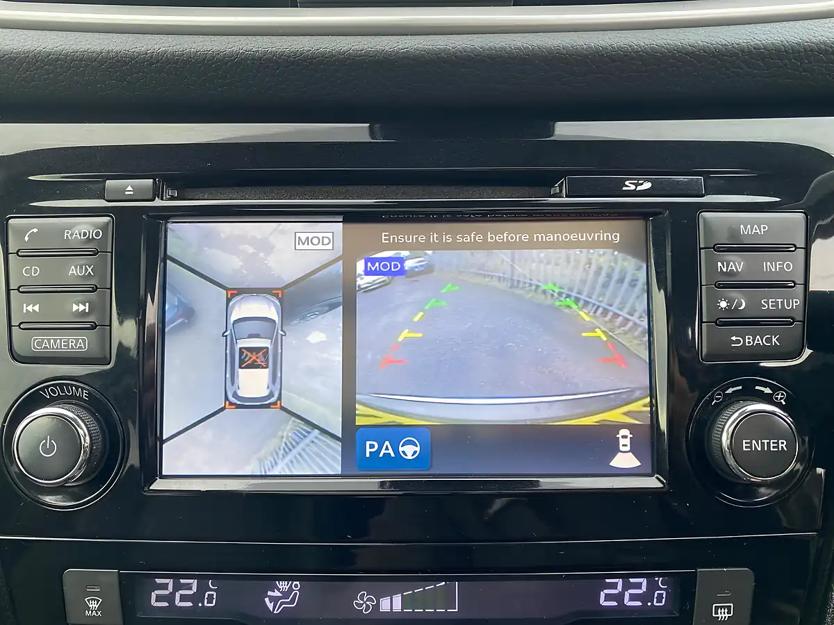 Used 2016 Nissan X-Trail Tekna Green - Interior and Exterior details 17