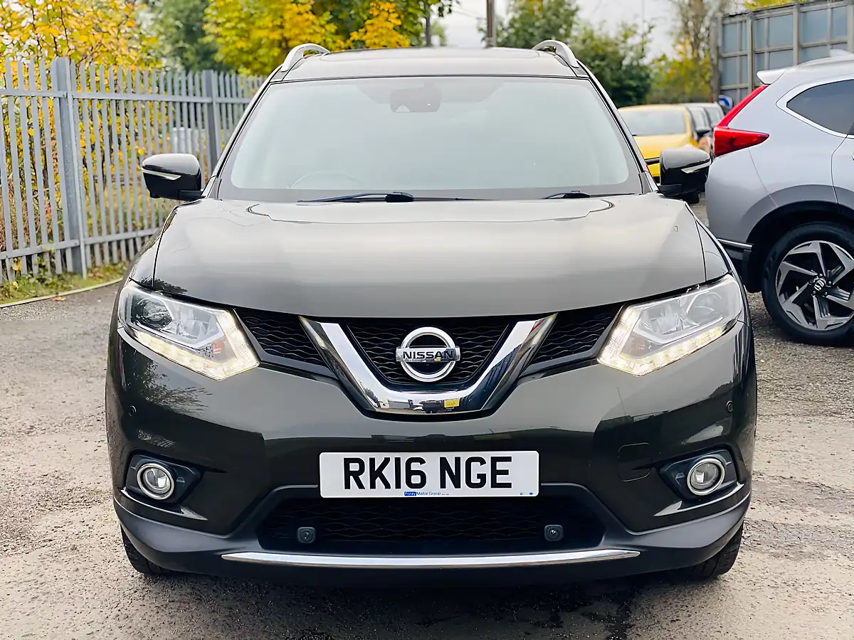 Used 2016 Nissan X-Trail Tekna Green - Interior and Exterior details 2