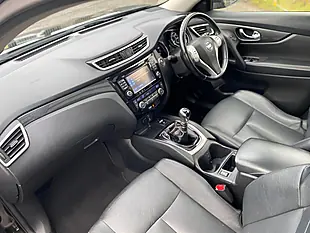 Used 2016 Nissan X-Trail Tekna Green - Interior and Exterior details 5