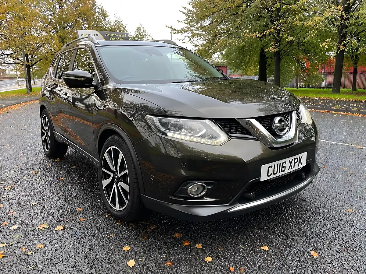 Used 2016 Nissan X-Trail Tekna Green - Interior and Exterior details 10