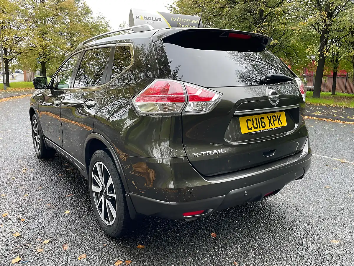 Used 2016 Nissan X-Trail Tekna Green - Interior and Exterior details 6