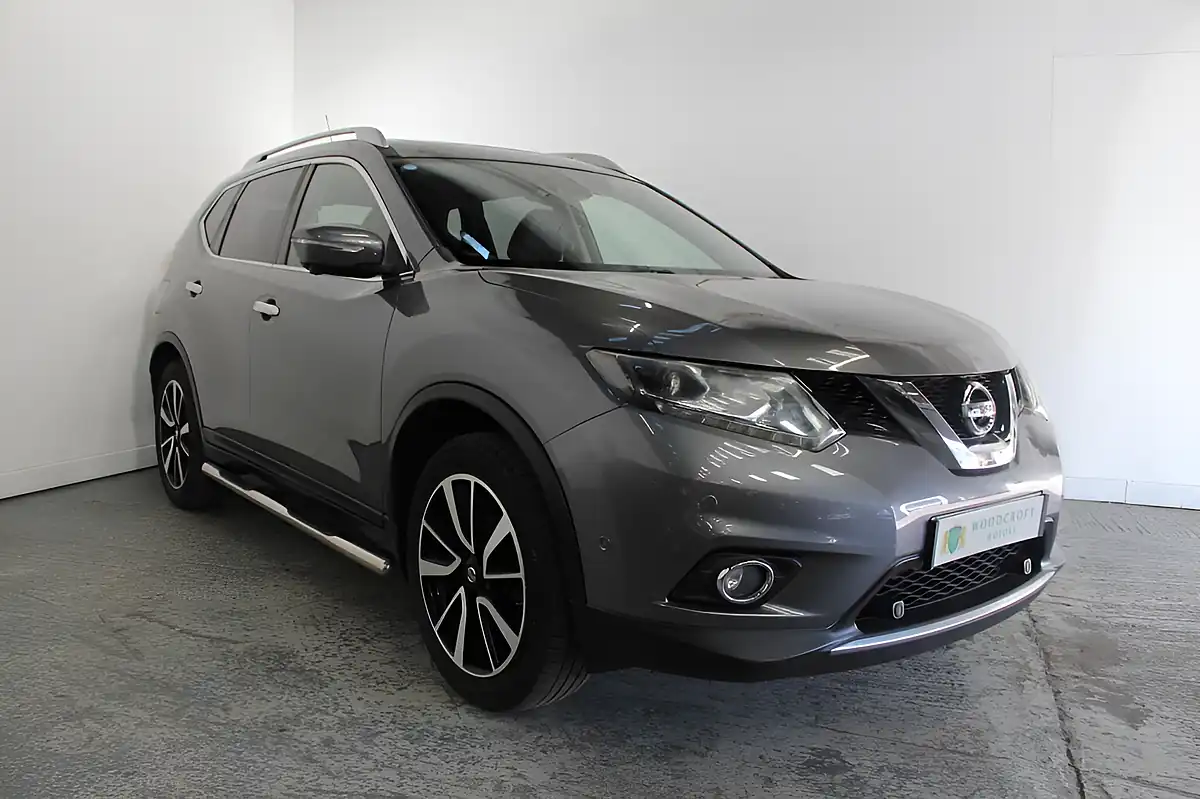 Used 2016 Nissan X-Trail Tekna Grey - Front View