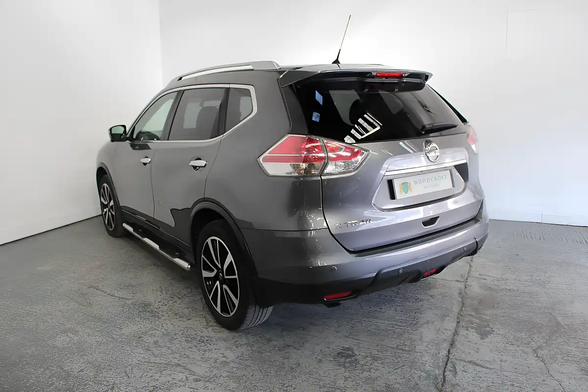Used 2016 Nissan X-Trail Tekna Grey - Interior and Exterior details 5