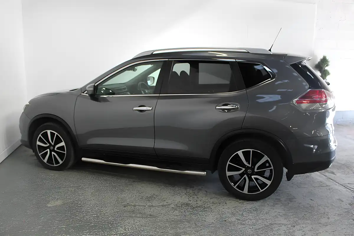 Used 2016 Nissan X-Trail Tekna Grey - Interior and Exterior details 7
