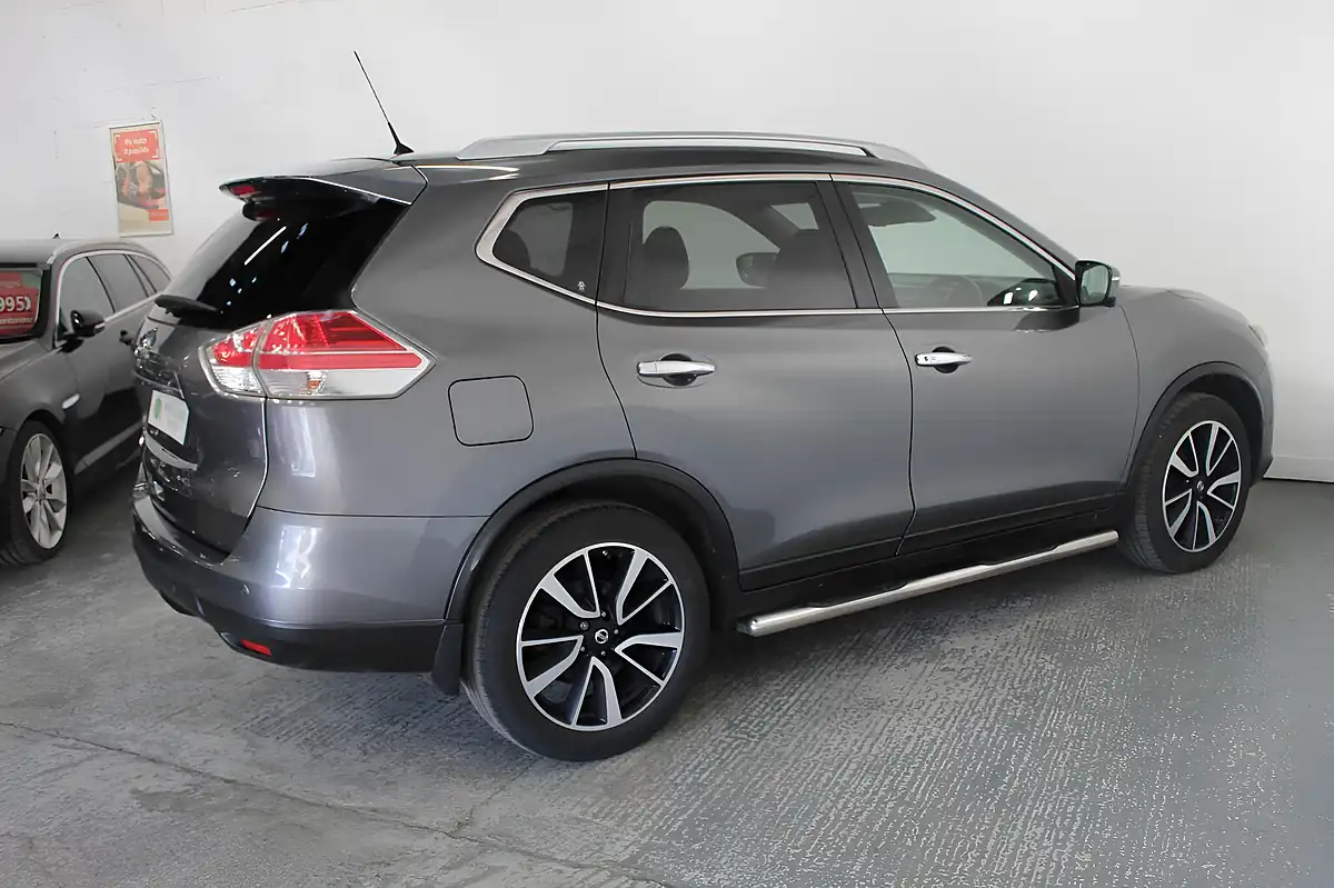 Used 2016 Nissan X-Trail Tekna Grey - Interior and Exterior details 8