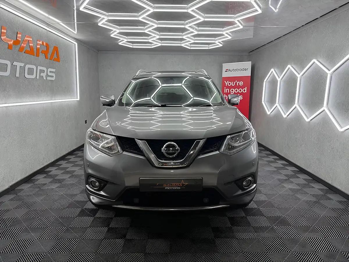 Used 2016 Nissan X-Trail Tekna Grey - Interior and Exterior details 3