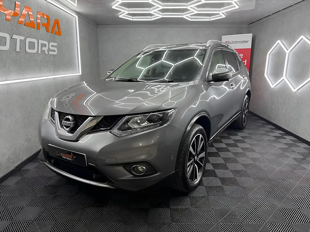 Used 2016 Nissan X-Trail Tekna Grey - Interior and Exterior details 8