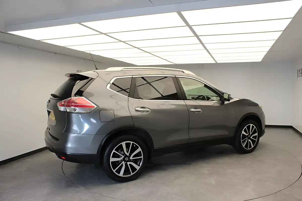 Used 2016 Nissan X-Trail Tekna Grey - Interior and Exterior details 3