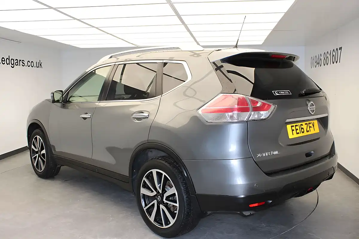 Used 2016 Nissan X-Trail Tekna Grey - Interior and Exterior details 5