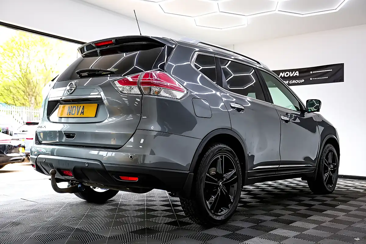 Used 2016 Nissan X-Trail Tekna Grey - Interior and Exterior details 10