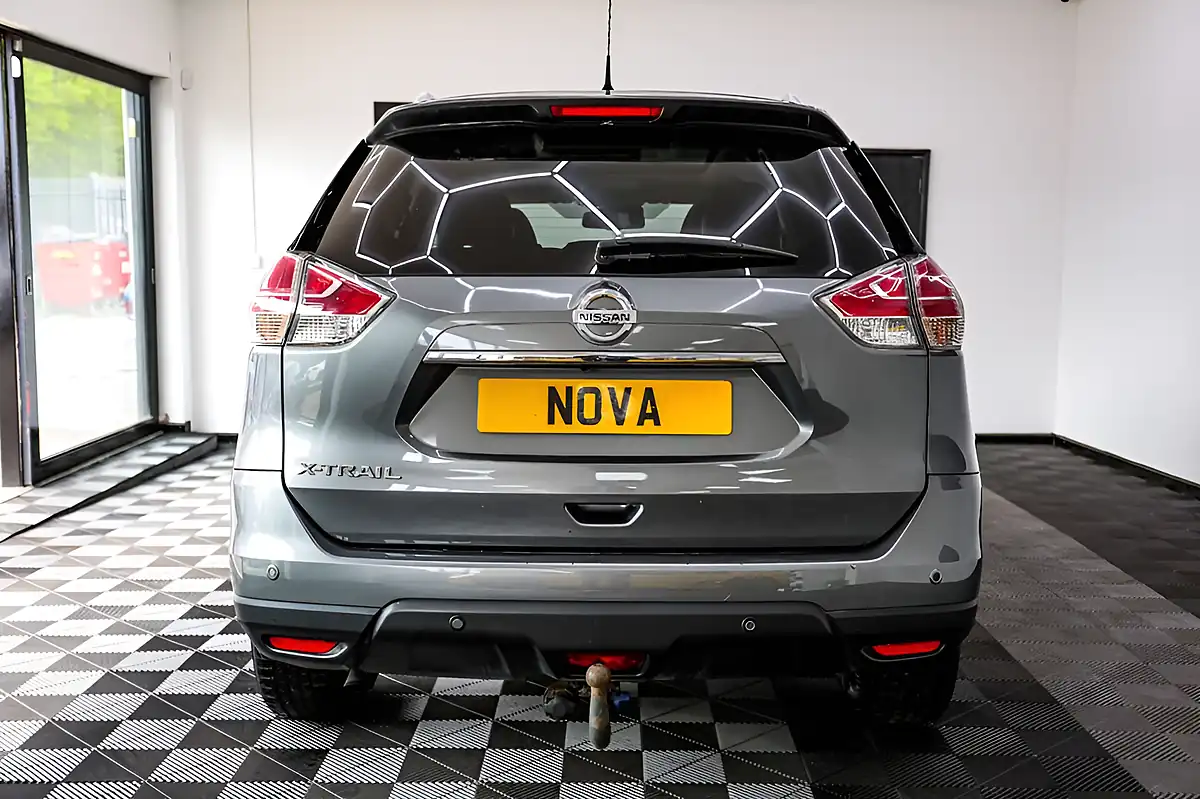 Used 2016 Nissan X-Trail Tekna Grey - Interior and Exterior details 11