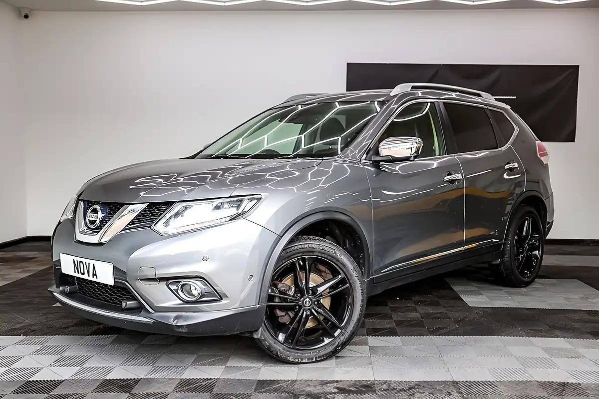 Used 2016 Nissan X-Trail Tekna Grey - Interior and Exterior details 2
