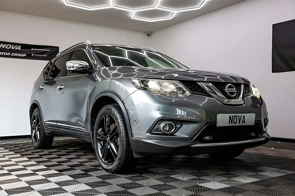 Used 2016 Nissan X-Trail Tekna Grey - Interior and Exterior details 3