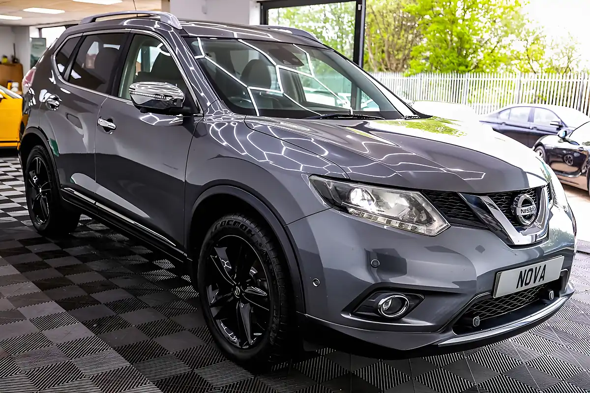 Used 2016 Nissan X-Trail Tekna Grey - Interior and Exterior details 9