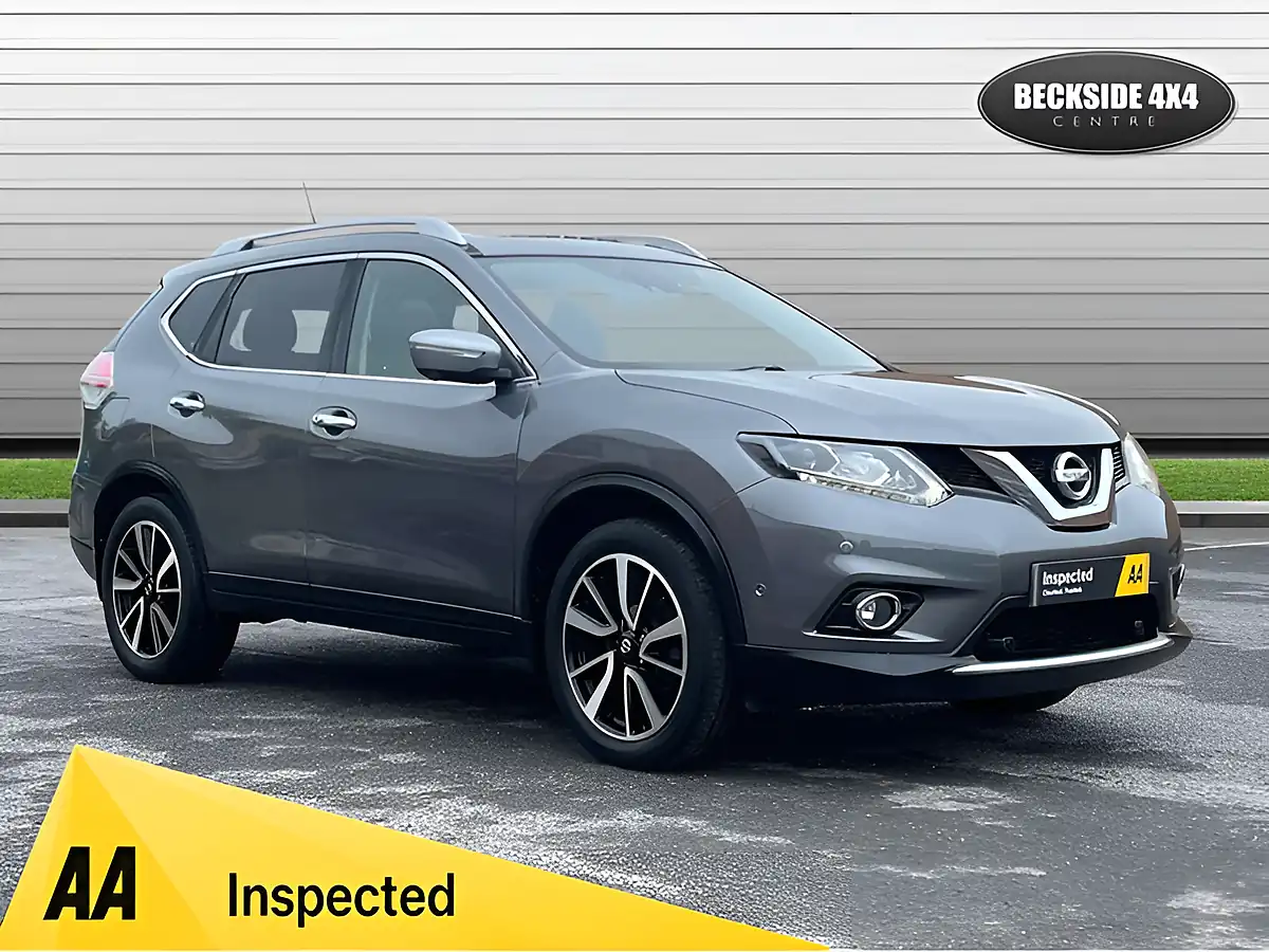 Used 2016 Nissan X-Trail Tekna Gun Metallic - Front View