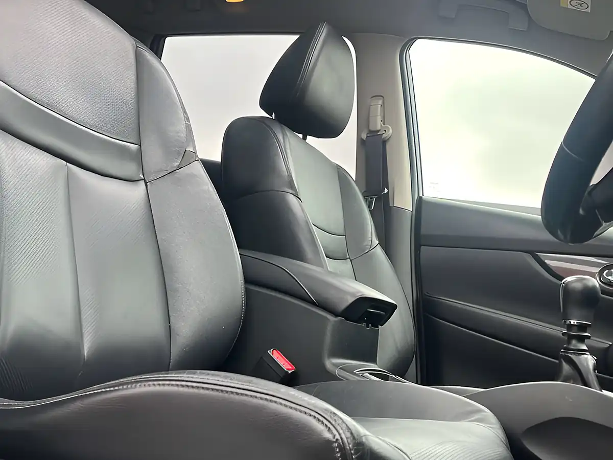 Used 2016 Nissan X-Trail Tekna Gun Metallic - Interior and Exterior details 13