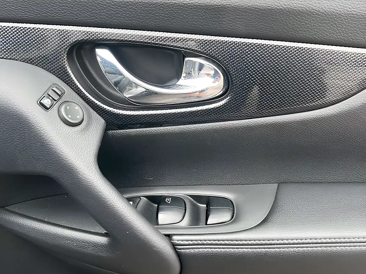 Used 2016 Nissan X-Trail Tekna Gun Metallic - Interior and Exterior details 14