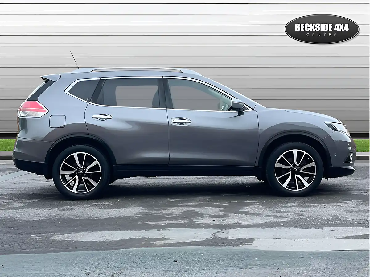 Used 2016 Nissan X-Trail Tekna Gun Metallic - Interior and Exterior details 4