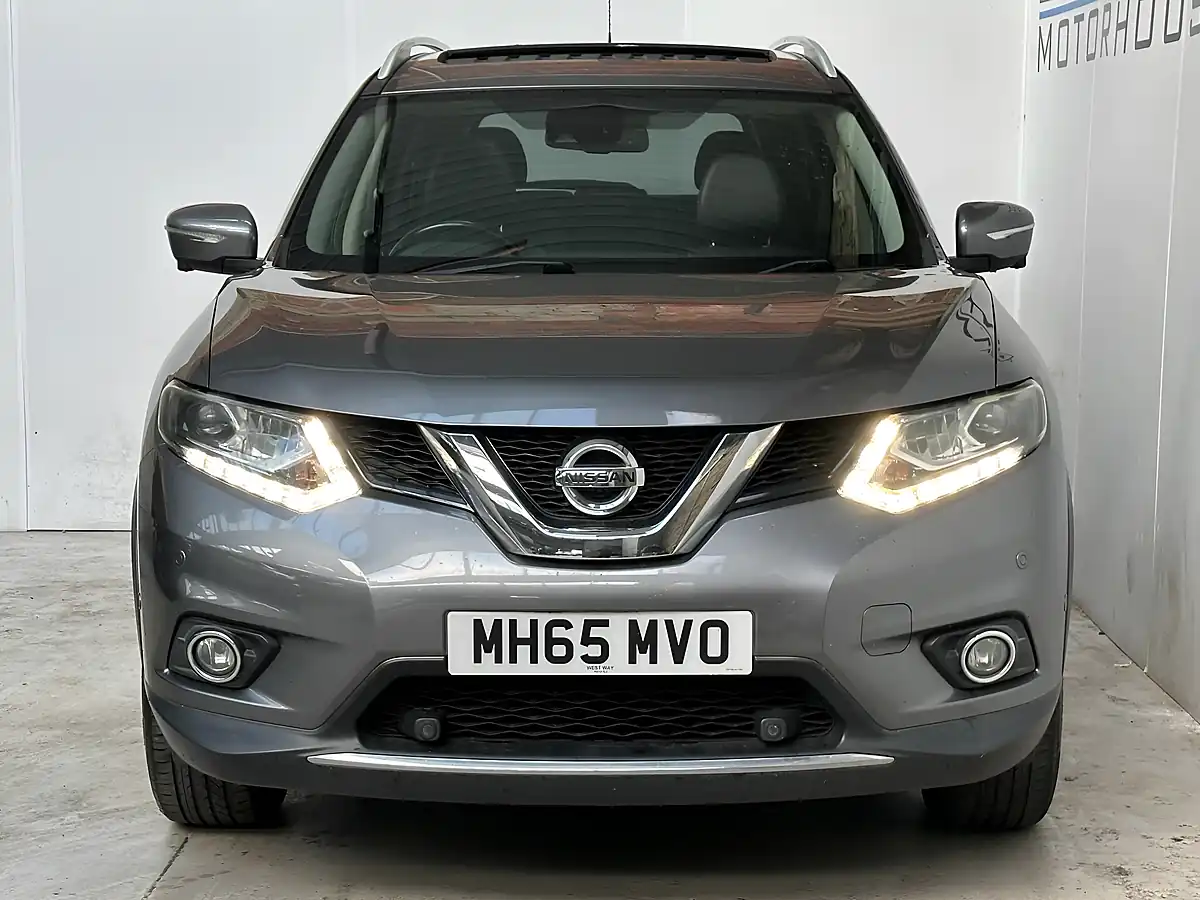 Used 2016 Nissan X-Trail Tekna Gunmetal Grey - Interior and Exterior details 2