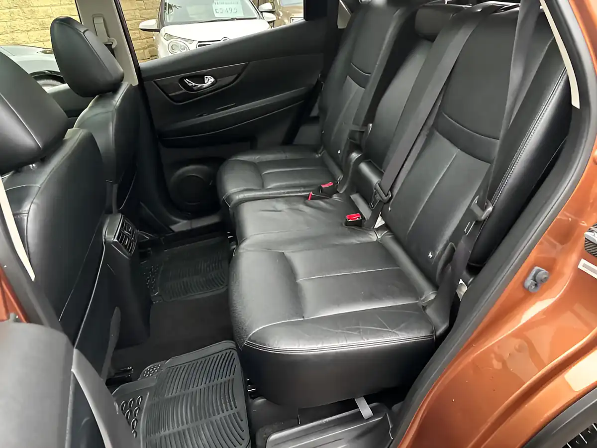 Used 2016 Nissan X-Trail Tekna Orange - Interior and Exterior details 12