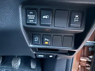 Used 2016 Nissan X-Trail Tekna Orange - Interior and Exterior details 15
