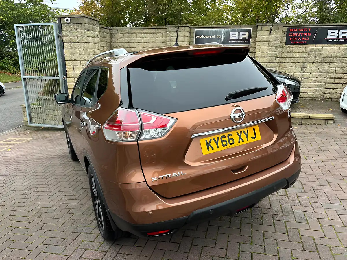 Used 2016 Nissan X-Trail Tekna Orange - Interior and Exterior details 7
