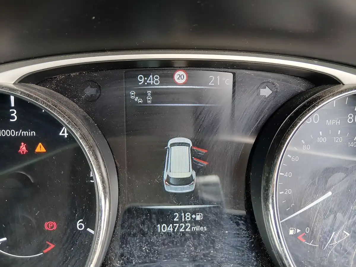 Used 2016 Nissan X-Trail Tekna White - Interior and Exterior details 16