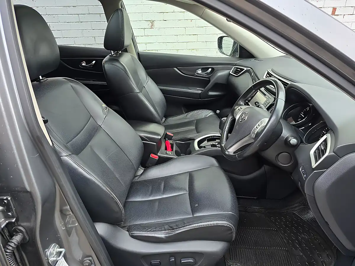 Used 2016 Nissan X-Trail Tekna Xtron Grey - Interior and Exterior details 14