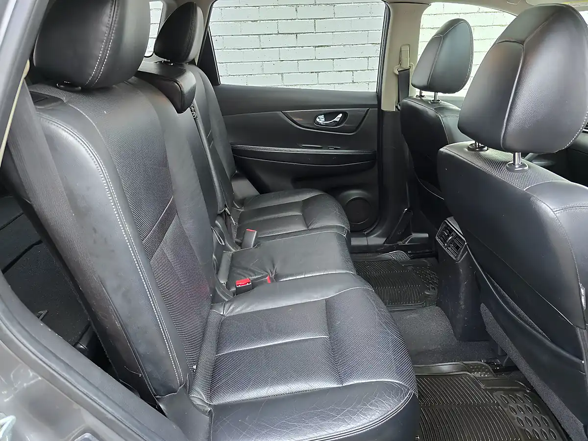 Used 2016 Nissan X-Trail Tekna Xtron Grey - Interior and Exterior details 16